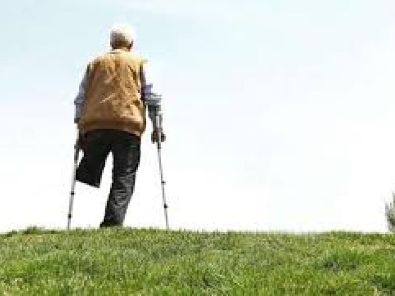 پدارانی که بیماری و جانبازی داشته باشند می توانند بیش از یک پسر خود را از سربازی معاف کنند